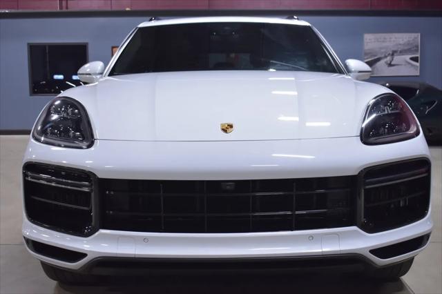 Photo of 2023 White Porsche Cayenne