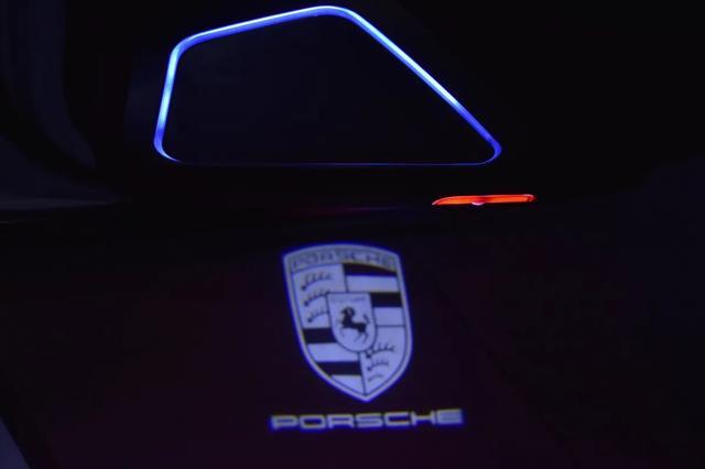 Photo of 2023 White Porsche Cayenne