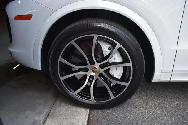 Photo of 2023 White Porsche Cayenne