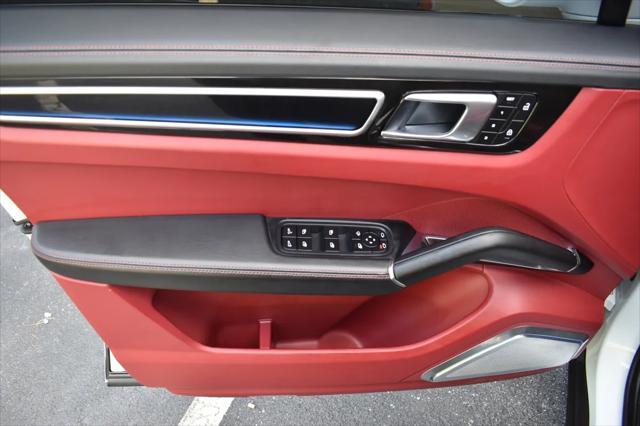 Photo of 2023 White Porsche Cayenne