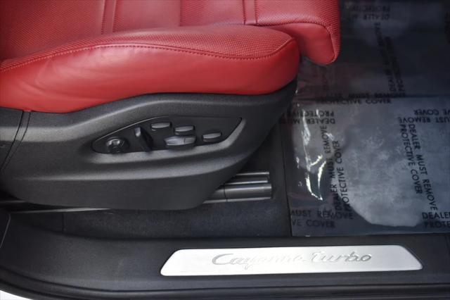 Photo of 2023 White Porsche Cayenne