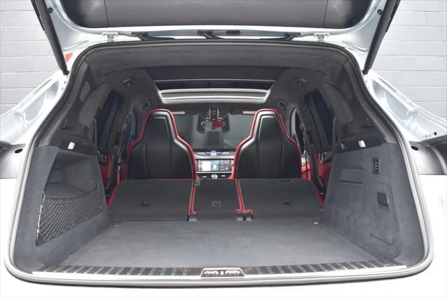 Photo of 2021 Dolomite Silver Metallic Porsche Cayenne