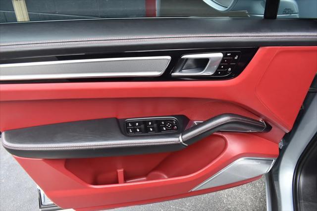 Photo of 2021 Dolomite Silver Metallic Porsche Cayenne