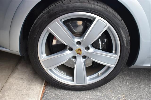 Photo of 2021 Dolomite Silver Metallic Porsche Cayenne