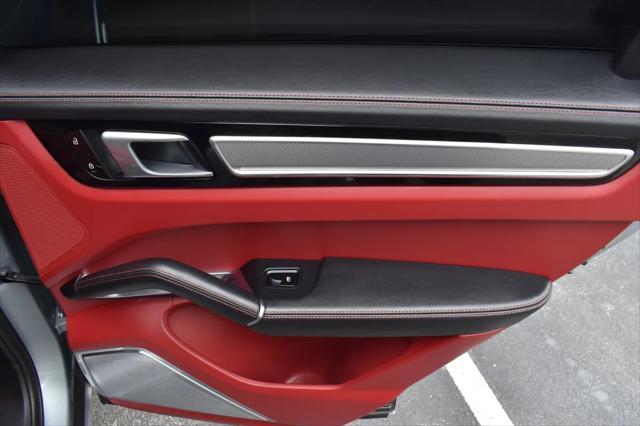 Photo of 2021 Dolomite Silver Metallic Porsche Cayenne