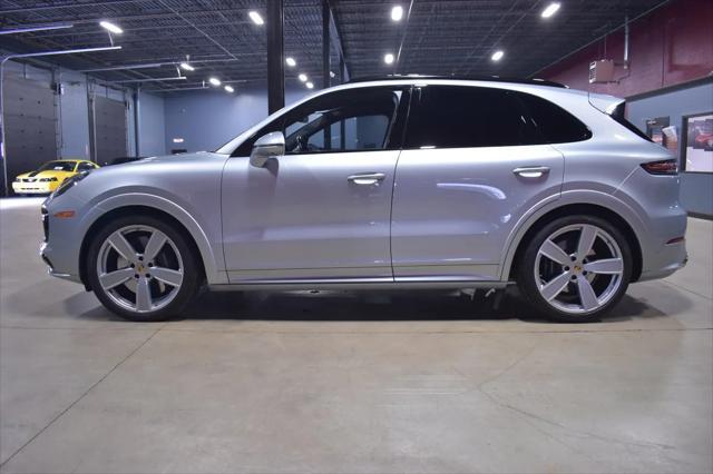 Photo of 2021 Dolomite Silver Metallic Porsche Cayenne