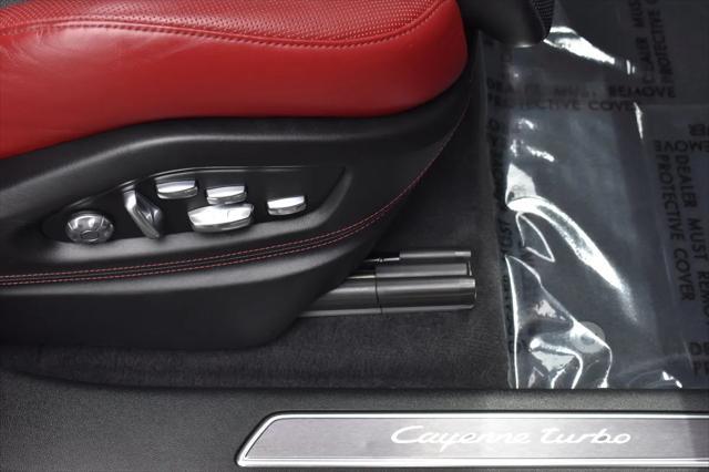 Photo of 2021 Dolomite Silver Metallic Porsche Cayenne
