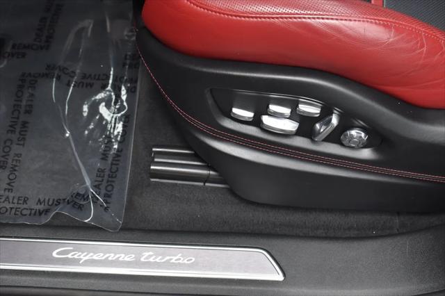 Photo of 2021 Dolomite Silver Metallic Porsche Cayenne