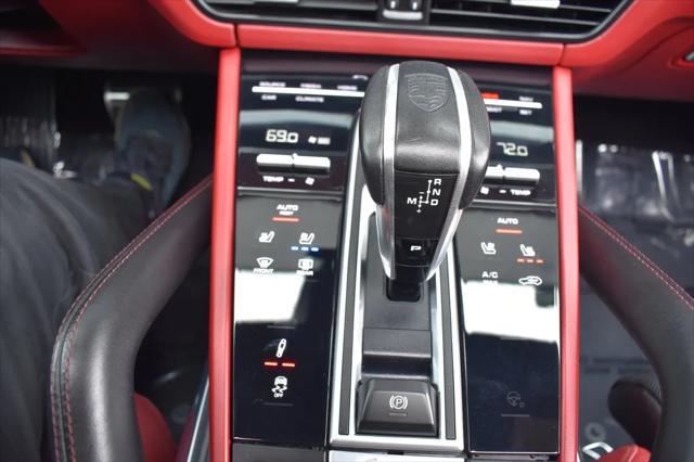 Photo of 2021 Dolomite Silver Metallic Porsche Cayenne