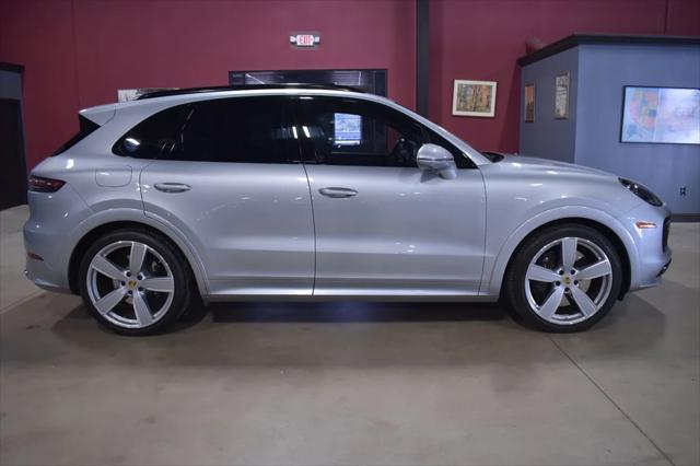 Photo of 2021 Dolomite Silver Metallic Porsche Cayenne