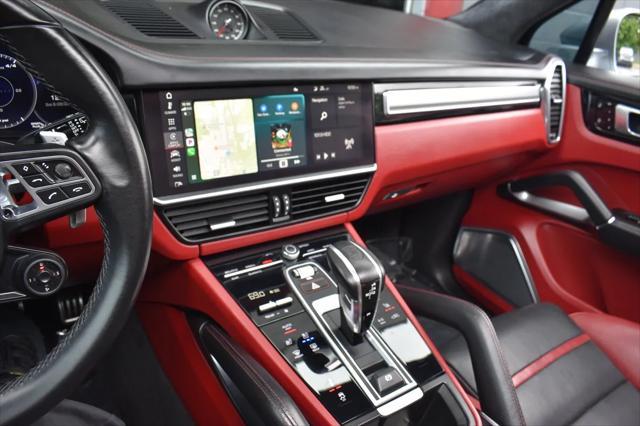 Photo of 2021 Dolomite Silver Metallic Porsche Cayenne