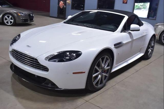 Photo of 2014 White Aston Martin V8 Vantage S