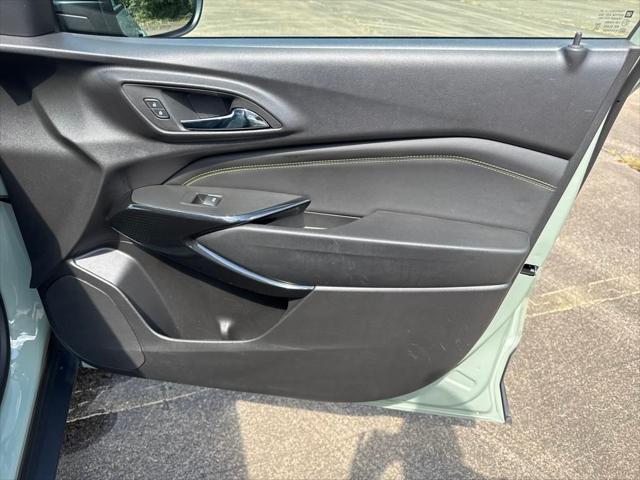 Photo of 2024 Cacti Green Chevrolet Trax