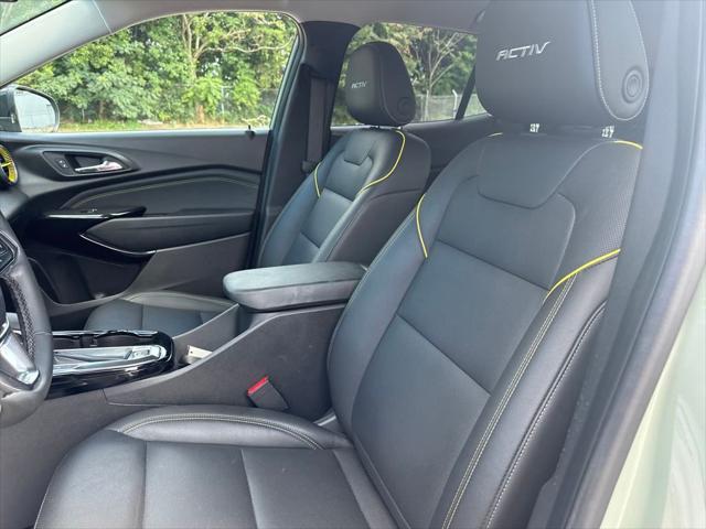 Photo of 2024 Cacti Green Chevrolet Trax