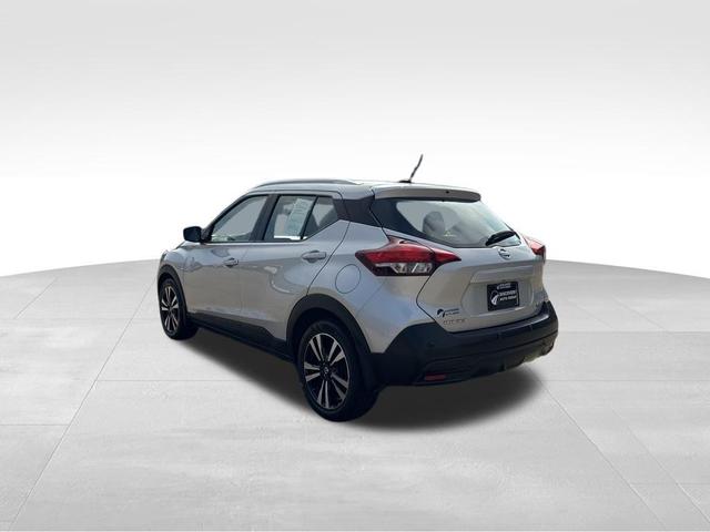 Photo of 2020 Brilliant Silver Metallic Nissan Kicks