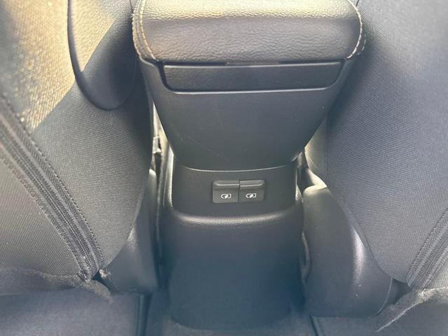 Photo of 2020 Brilliant Silver Metallic Nissan Kicks