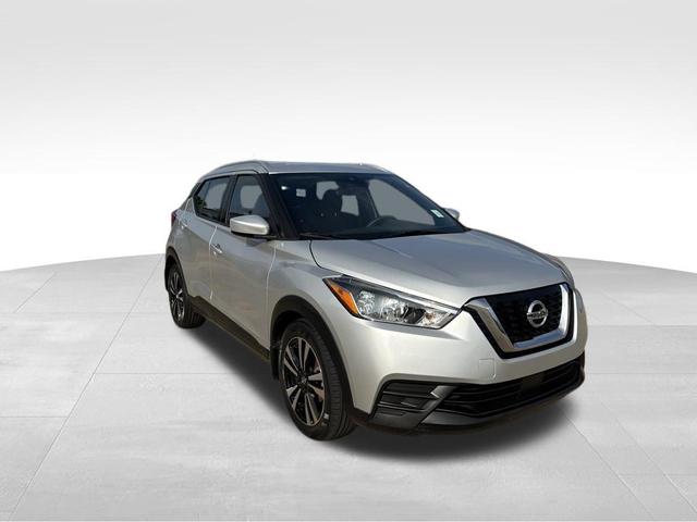 Photo of 2020 Brilliant Silver Metallic Nissan Kicks