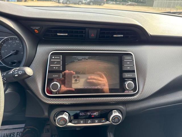 Photo of 2020 Brilliant Silver Metallic Nissan Kicks