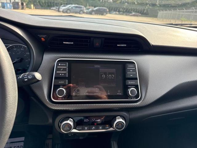 Photo of 2020 Brilliant Silver Metallic Nissan Kicks