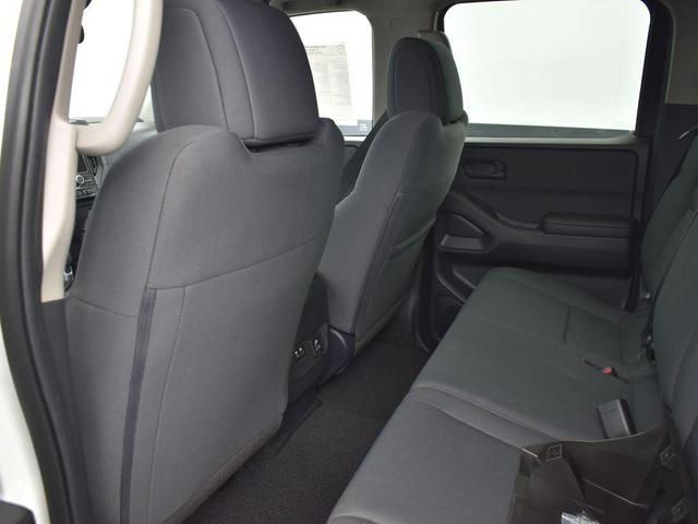 Photo of 2025 Glacier White Nissan Frontier
