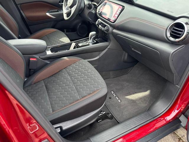 Photo of 2023 Scarlet Ember Tintcoat Nissan Kicks