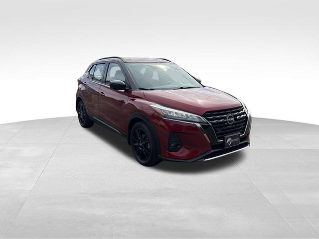 Photo of 2023 Scarlet Ember Tintcoat Nissan Kicks