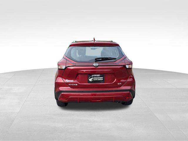 Photo of 2023 Scarlet Ember Tintcoat Nissan Kicks