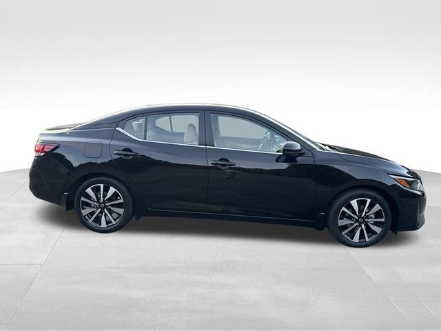 Photo of 2025 Super Black Nissan Sentra