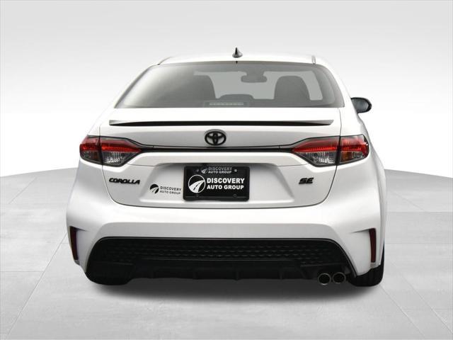 Photo of 2021 Super White Toyota Corolla