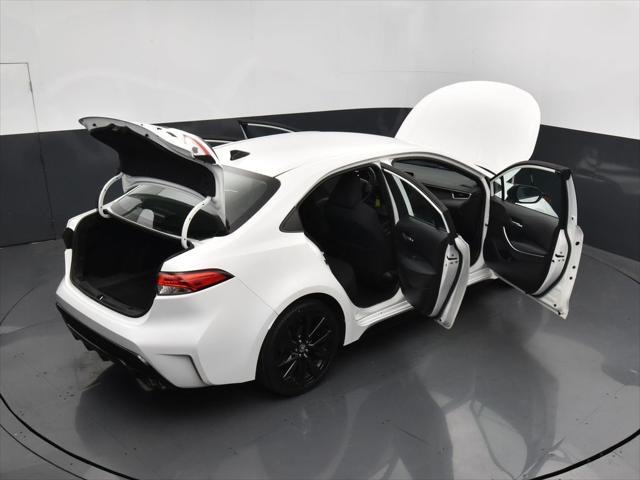 Photo of 2021 Super White Toyota Corolla