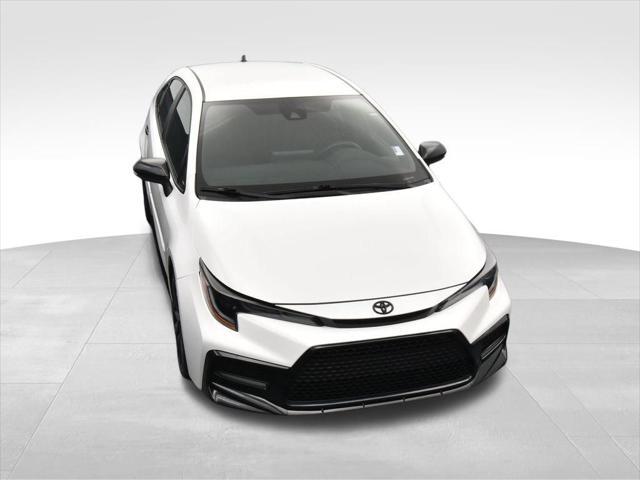 Photo of 2021 Super White Toyota Corolla