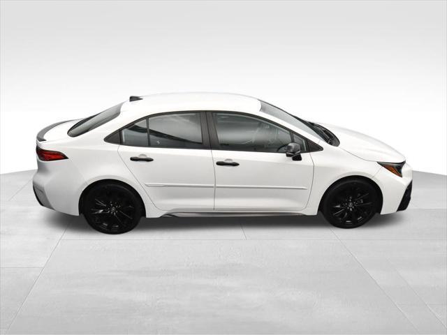 Photo of 2021 Super White Toyota Corolla