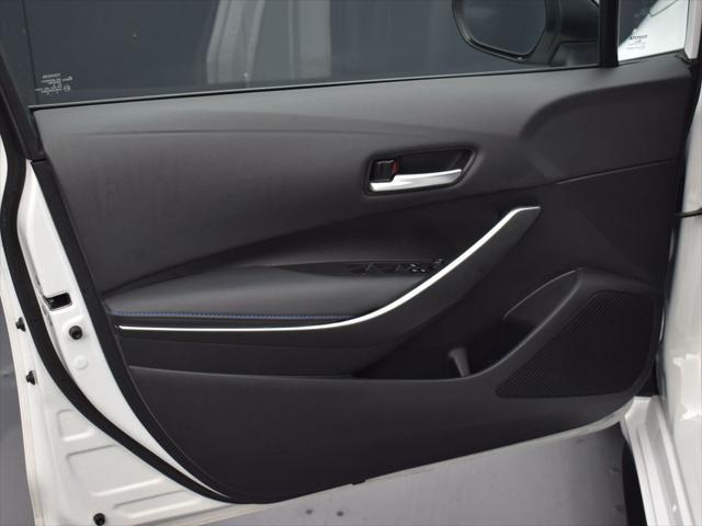 Photo of 2021 Super White Toyota Corolla