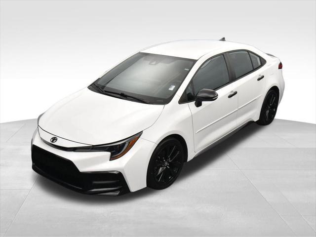 Photo of 2021 Super White Toyota Corolla