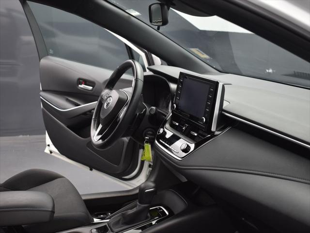 Photo of 2021 Super White Toyota Corolla