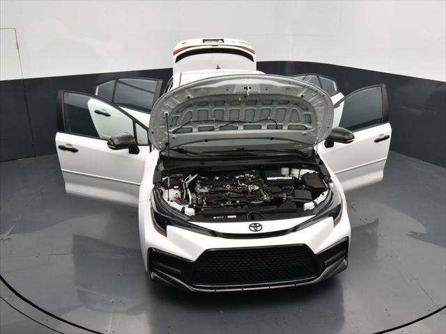 Photo of 2021 Super White Toyota Corolla