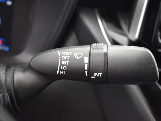 Photo of 2021 Super White Toyota Corolla