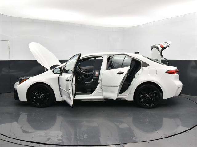 Photo of 2021 Super White Toyota Corolla