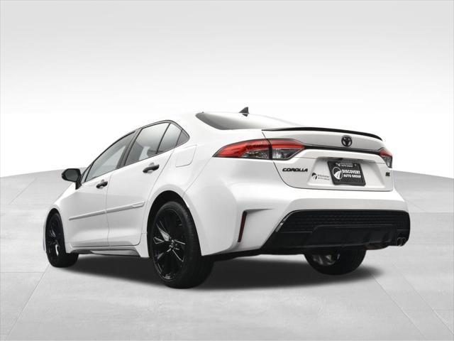 Photo of 2021 Super White Toyota Corolla