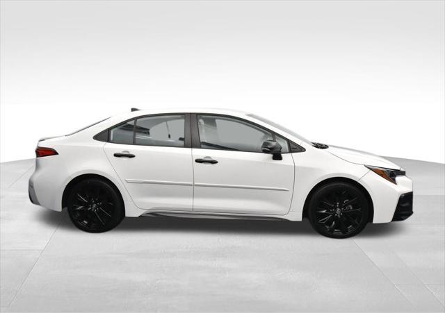 Photo of 2021 Super White Toyota Corolla