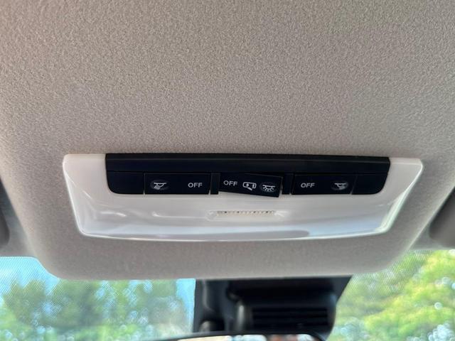 Photo of 2025 Super Black Metallic Nissan Versa