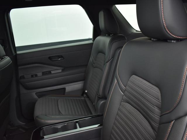 Photo of 2025 Super Black Nissan Pathfinder