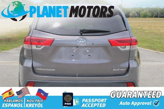 Photo of 2019 Celestial Silver Metallic Toyota Highlander