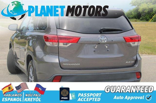 Photo of 2019 Celestial Silver Metallic Toyota Highlander