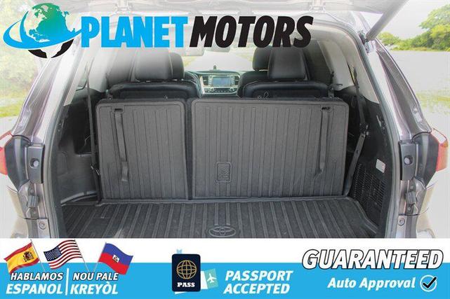 Photo of 2019 Celestial Silver Metallic Toyota Highlander