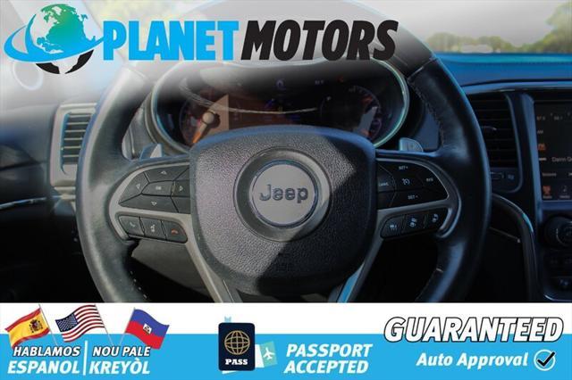 Photo of 2017 Bright White Clear Coat Jeep Grand Cherokee