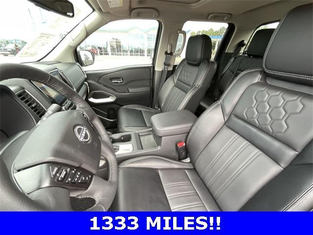 Photo of 2024 Glacier White Nissan Frontier