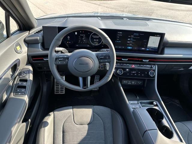 Photo of 2025 Silver Hyundai SONATA