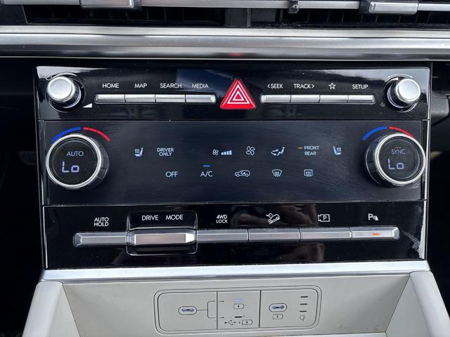 Photo of 2024 Hampton Gray Hyundai SANTA FE HEV