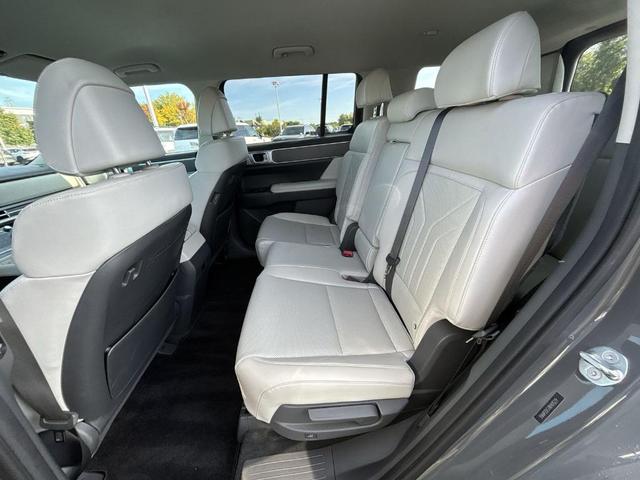 Photo of 2024 Hampton Gray Hyundai SANTA FE HEV
